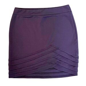 Pretty and Unique SKIRT by Silence + Noise Urban Outfitters size Extra Small